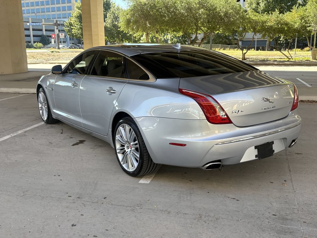 Used 2014 Jaguar XJ L Portfolio RWD image 6