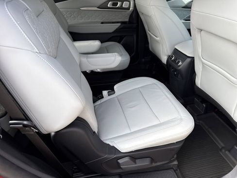 Used 2025 Ford Explorer Platinum w/ LUX Leather Package image 15