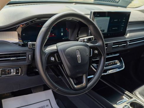 Used 2023 Lincoln Corsair AWD image 20