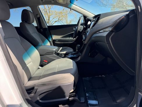 Used 2017 Hyundai Santa Fe Sport image 13