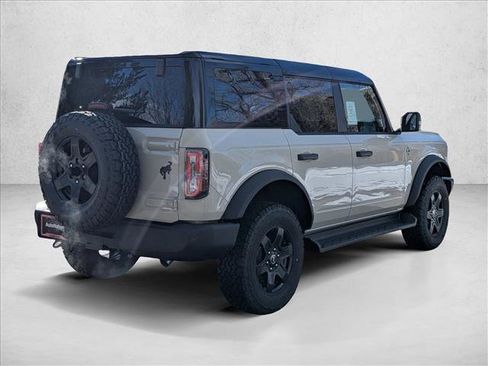 New 2025 Ford Bronco Outer Banks image 2