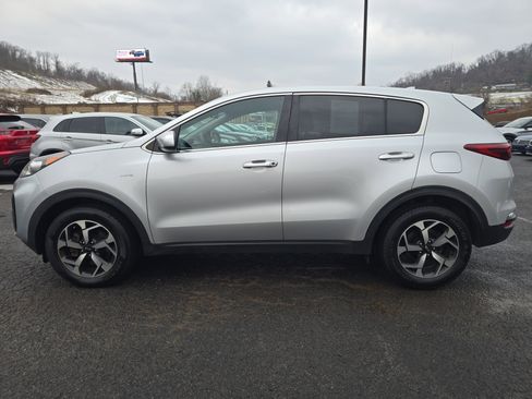 Used 2020 Kia Sportage LX image 7