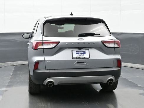 Used 2021 Ford Escape SE FWD image 2