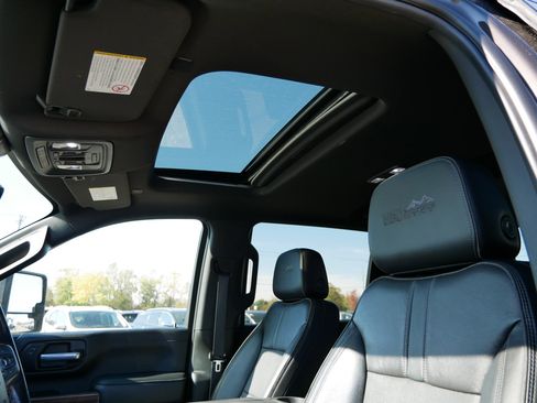 Used 2021 Chevrolet Silverado 2500 High Country w/ Z71 Off-Road Package image 18