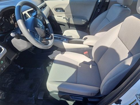 Used 2016 Honda HR-V LX image 24