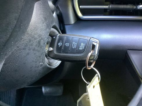Used 2023 Hyundai Elantra SE FWD image 58