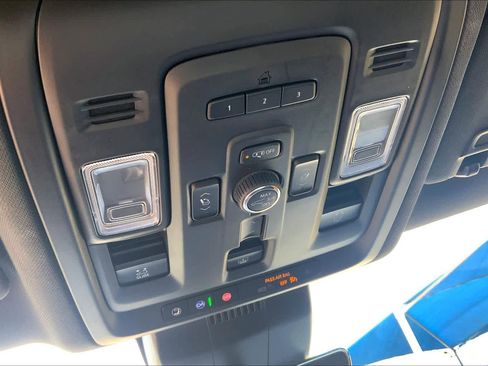 Used 2024 Chevrolet Tahoe High Country image 30