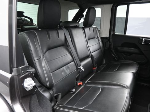 Used 2021 Jeep Wrangler Unlimited Sahara image 14