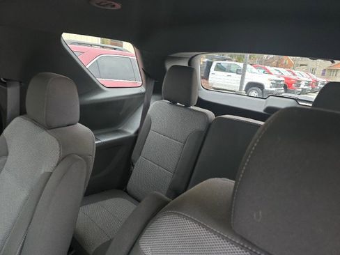 Used 2023 Chevrolet Traverse LT image 37