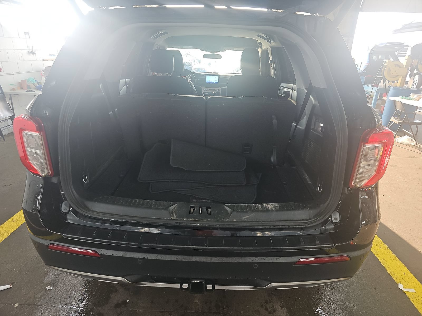 Used 2023 Ford Explorer XLT w/ Equipment Group 202A AWD/4WD image 17