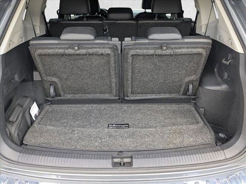 Used 2022 Volkswagen Tiguan SE image 6