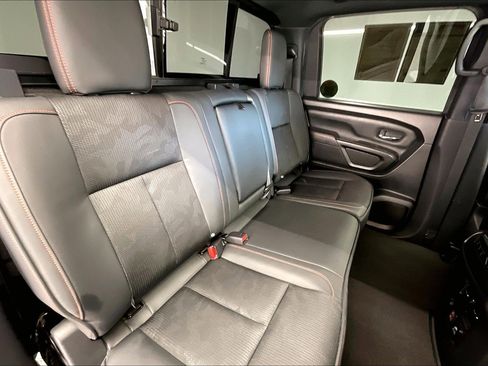 Used 2021 Nissan Titan PRO-4X image 18