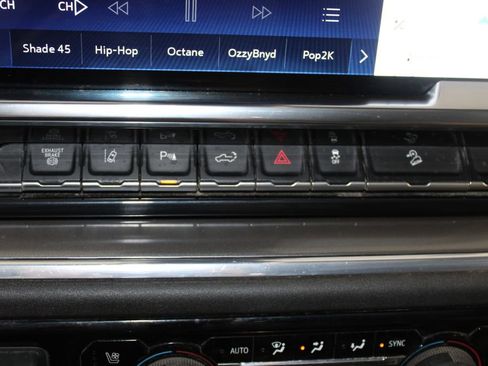 Used 2024 Chevrolet Silverado 2500 High Country w/ High Country Premium Package AWD/4WD image 48