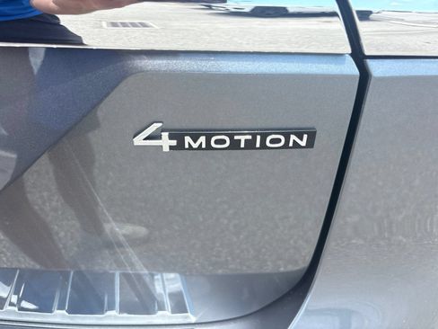 Used 2024 Volkswagen Atlas SEL Premium R-Line AWD/4WD image 12