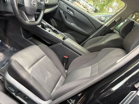 Used 2025 Nissan Rogue SV FWD image 37