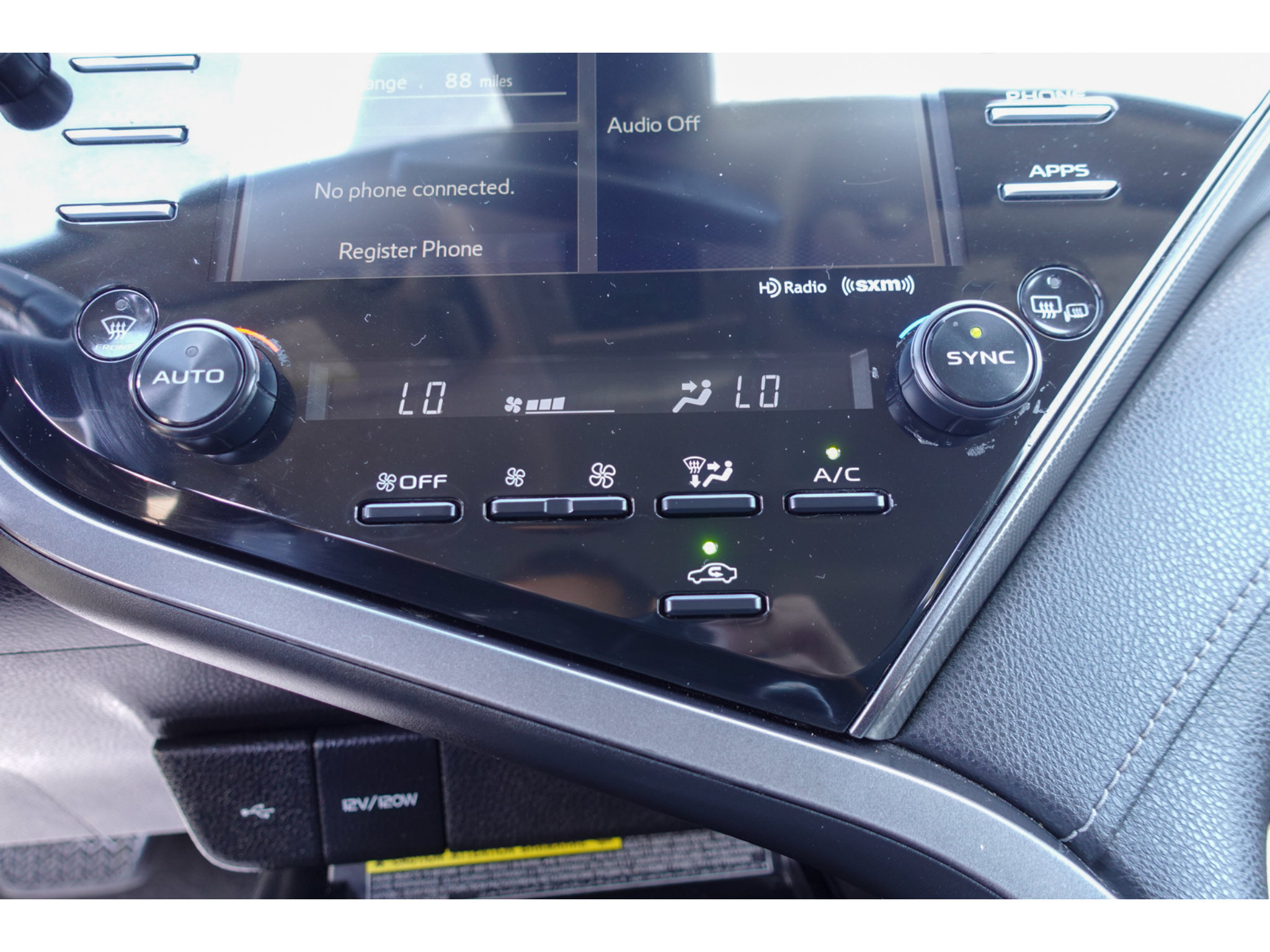 Used 2020 Toyota Camry XSE FWD image 22