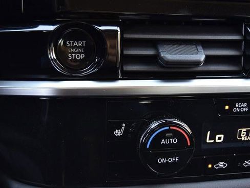 New 2025 Nissan Pathfinder SV w/ Black Appearance Package image 15