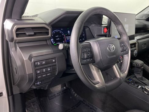 Used 2024 Toyota Tacoma TRD Off-Road w/ TRD Off Road Upgrade Package image 10