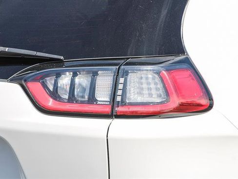 Used 2023 Jeep Cherokee Altitude Lux image 11