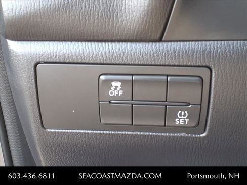 Used 2018 MAZDA MAZDA3 Touring image 12