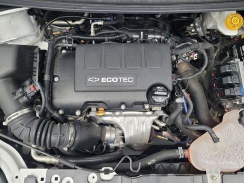 Used 2020 Chevrolet Sonic LT image 30