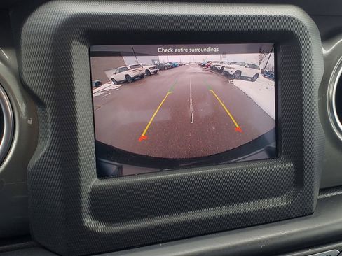 Used 2021 Jeep Wrangler Unlimited Sahara image 20