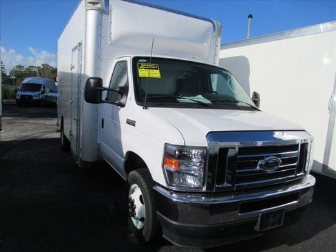 New 2024 Ford E-450 and Econoline 450 Super Duty w/ Power Windows & Locks Group image 6