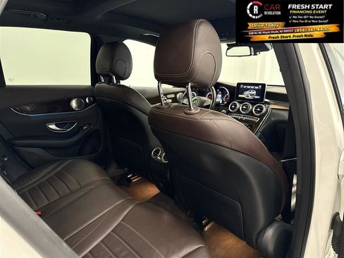 Used 2017 Mercedes-Benz GLC 300 300 4MATIC image 42