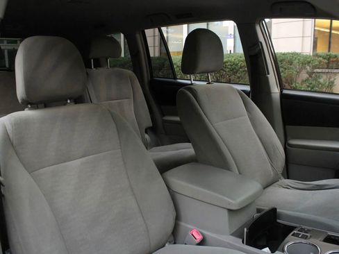 Used 2013 Toyota Highlander 4WD Hybrid image 28