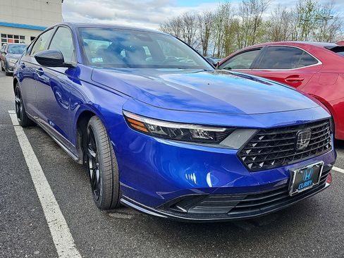 Used 2023 Honda Accord Sport image 2