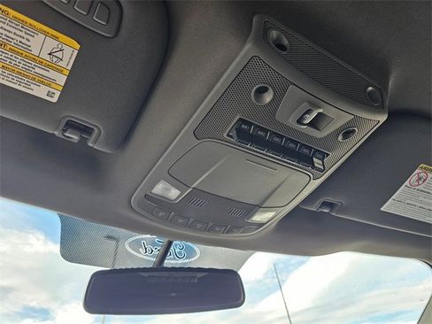 Used 2017 Ford F250 Lariat w/ Chrome Package image 28