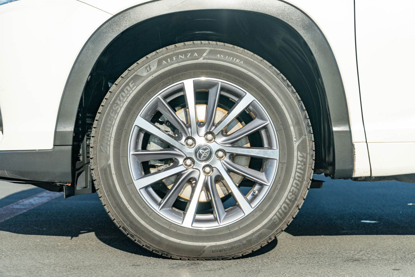 Used 2018 Toyota Highlander XLE FWD image 5