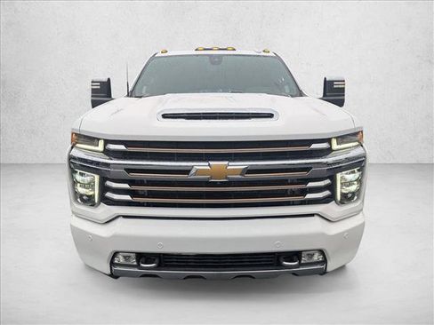 Used 2020 Chevrolet Silverado 3500 High Country image 2