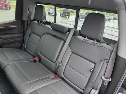 Used 2025 GMC Sierra 1500 Denali w/ Denali Reserve Package AWD/4WD image 17