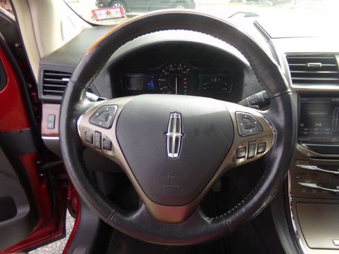 Used 2015 Lincoln MKX Base AWD 4dr SUV w/ Equipment Group 102A image 27