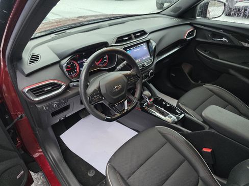 Used 2022 Chevrolet TrailBlazer RS w/ Sun and Liftgate Package image 12