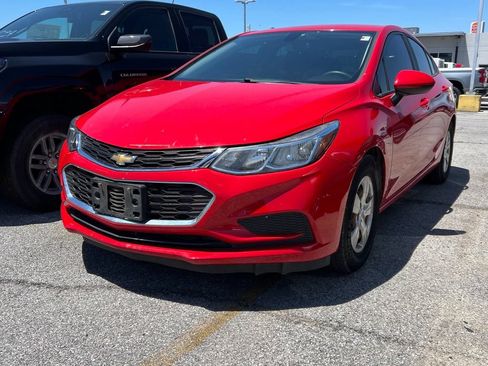 Used 2017 Chevrolet Cruze LS FWD image 3