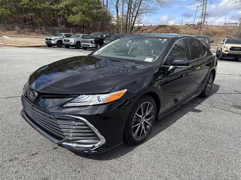 Used 2024 Toyota Camry XLE w/ Navigation Package image 3