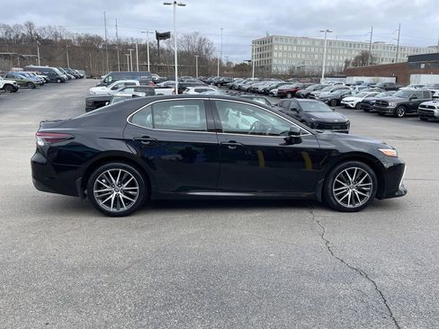 Used 2023 Toyota Camry XLE image 7
