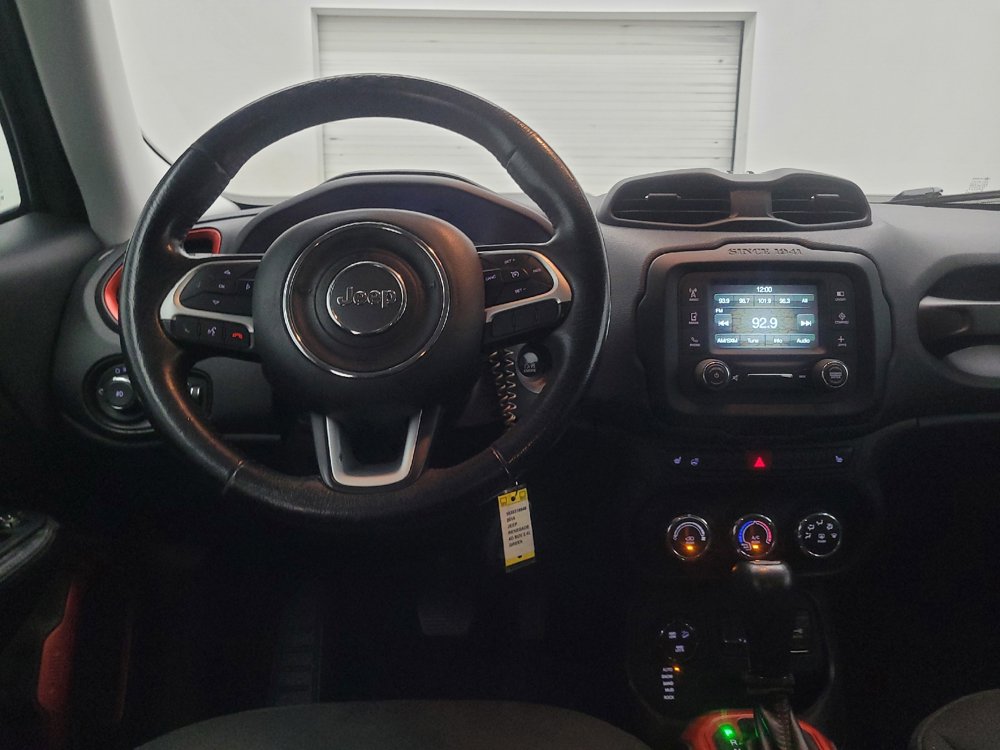Used 2015 Jeep Renegade Trailhawk w/ Cold Weather Group AWD/4WD image 22