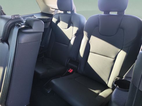 Used 2023 Volvo XC90 B5 Plus image 32