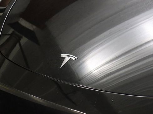 Used 2023 Tesla Model Y Long Range image 3