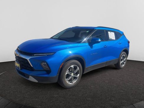 Used 2024 Chevrolet Blazer LT AWD/4WD image 2