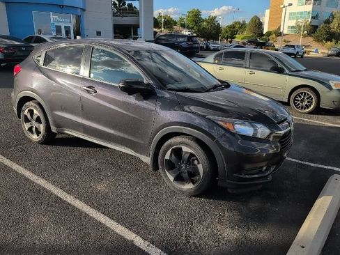 Used 2018 Honda HR-V EX image 2