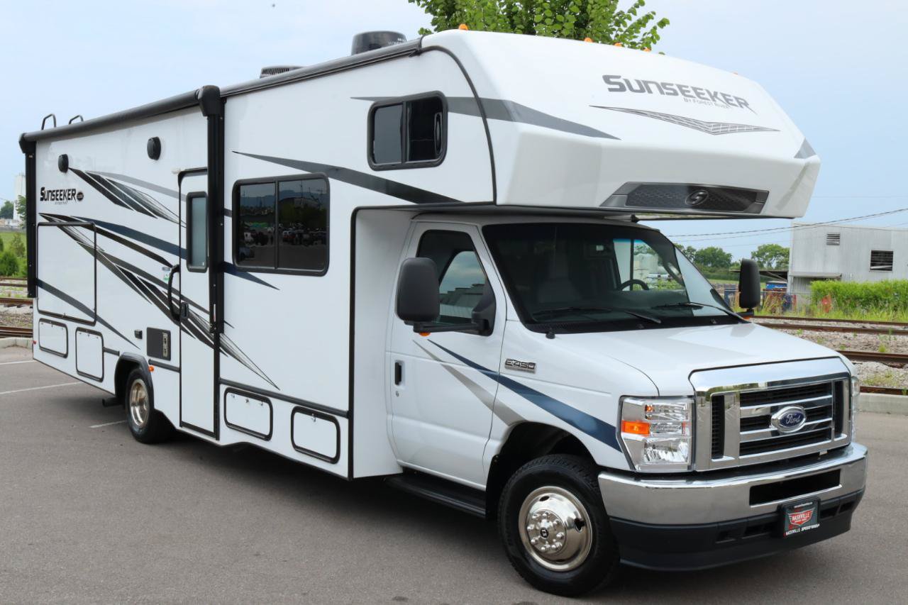 Used 2022 Ford E-450 and Econoline 450 Super Duty w/ Motorhome Prep Package RWD image 41