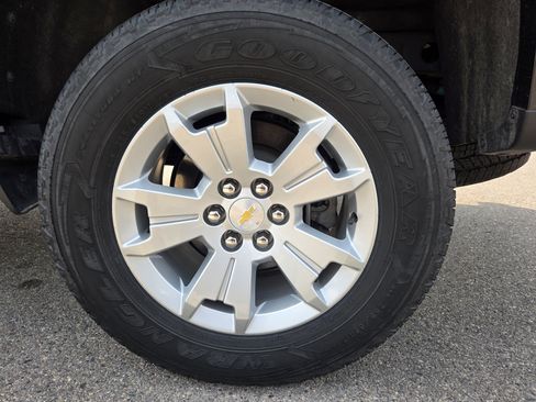 Used 2022 Chevrolet Colorado LT w/ Luxury Package AWD/4WD image 9