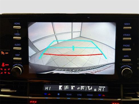 Certified 2024 Toyota Sienna XLE image 11