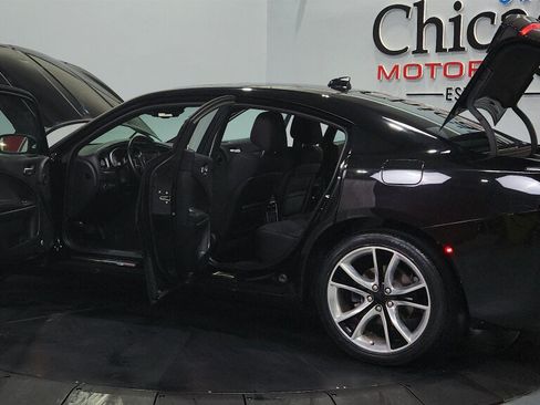 Used 2015 Dodge Charger R/T w/ Wheels & Tunes Group RWD image 18