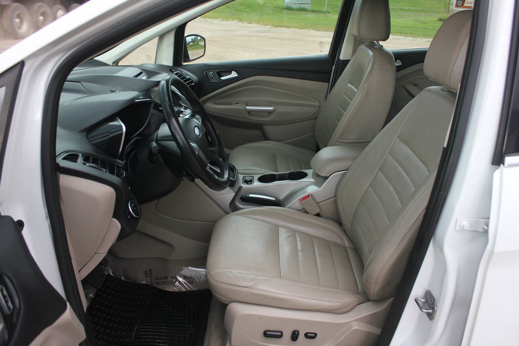 Used 2016 Ford C-MAX Energi SEL w/ Equipment Group 302A FWD image 29
