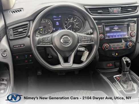 Used 2018 Nissan Rogue SV FWD image 4